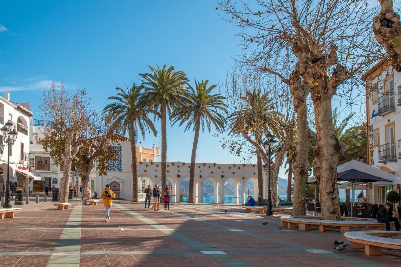 Apartamentos Vacacional En Plaza De Espana Nerja Dış mekan fotoğraf
