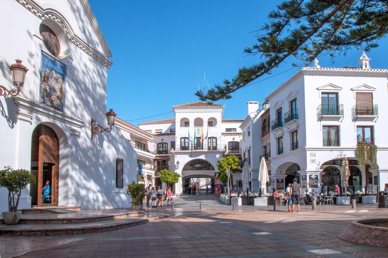 Apartamentos Vacacional En Plaza De Espana Nerja Dış mekan fotoğraf